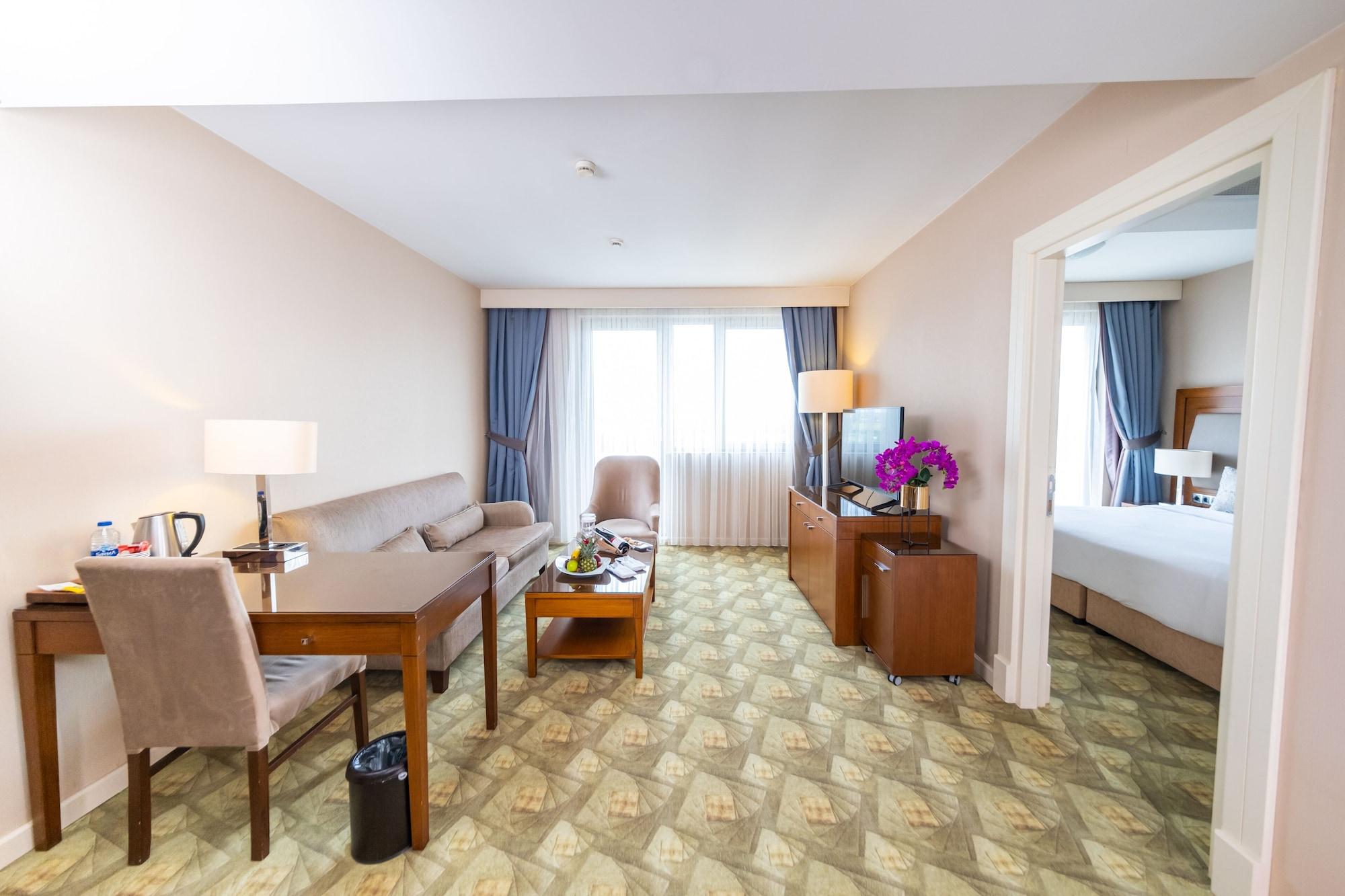 Miracle Istanbul Asia Airport Hotel & Spa Exterior photo A suite at the hotel