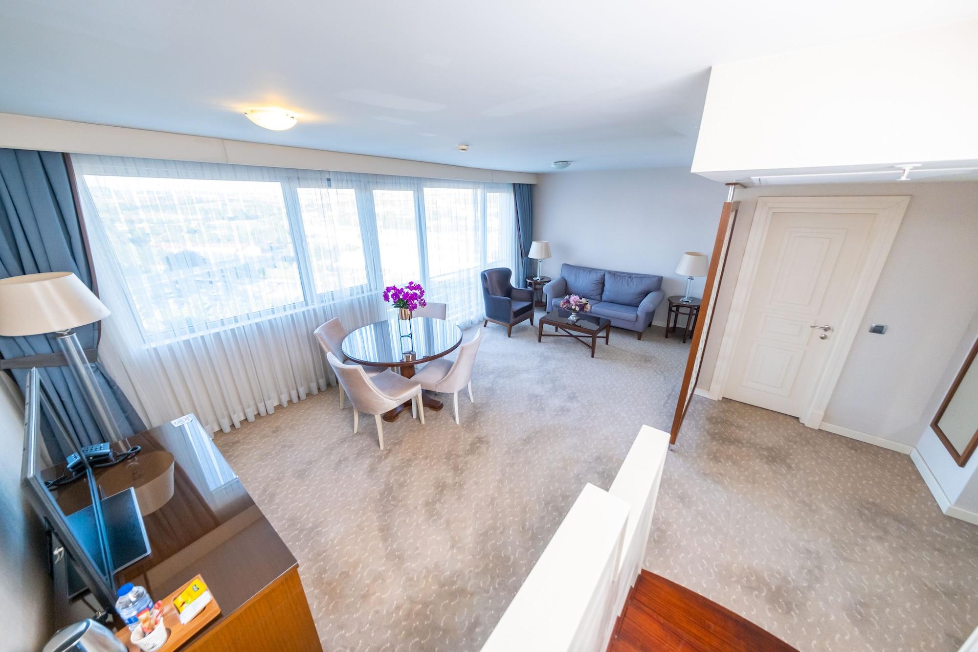 Miracle Istanbul Asia Airport Hotel & Spa Exterior photo A typical apartment at the complex