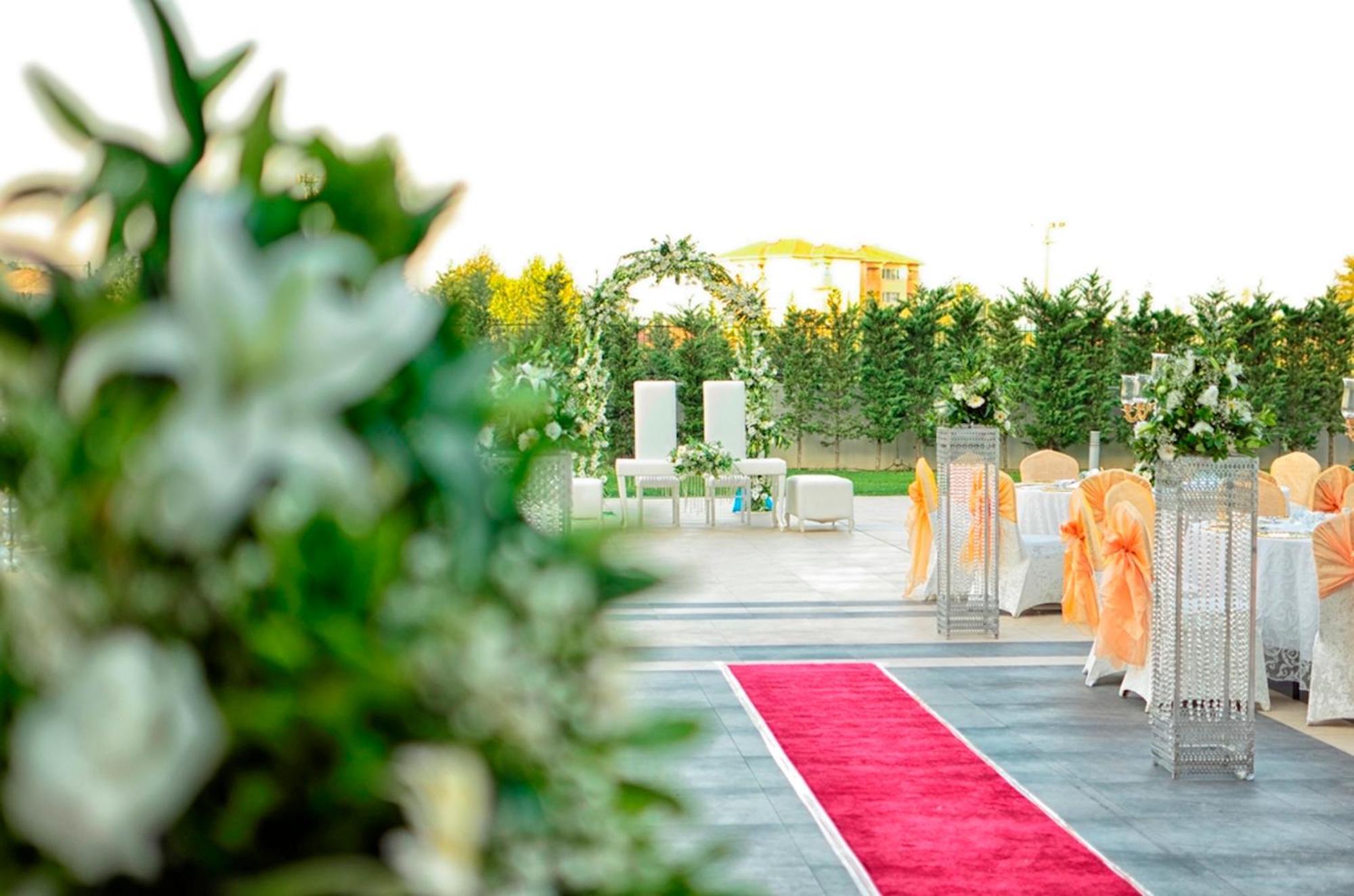 Miracle Istanbul Asia Airport Hotel & Spa Exterior photo The wedding venue