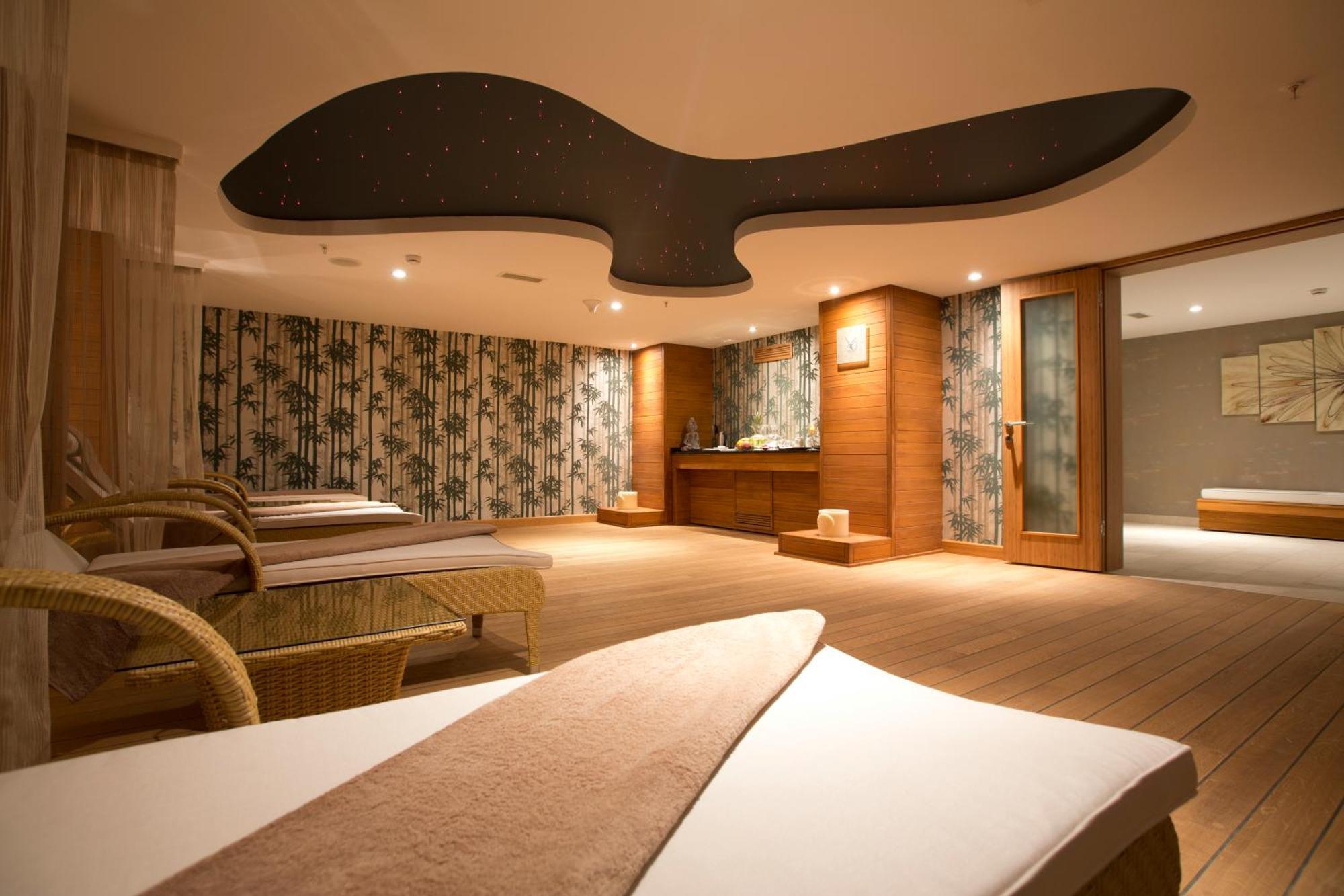 Miracle Istanbul Asia Airport Hotel & Spa Exterior photo The spa at The Landmark