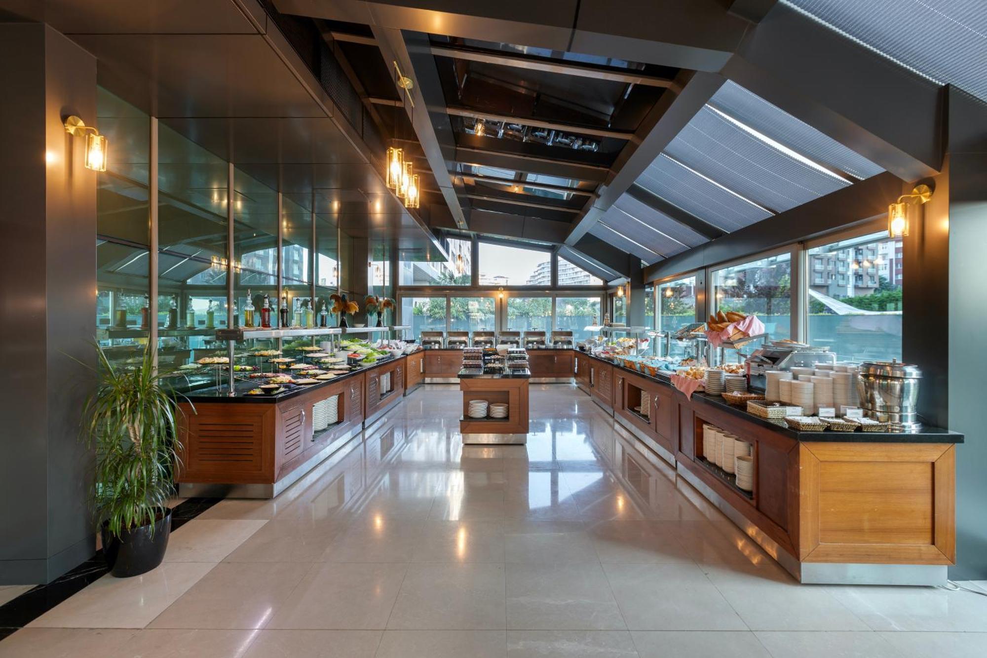 Miracle Istanbul Asia Airport Hotel & Spa Exterior photo The buffet at the hotel
