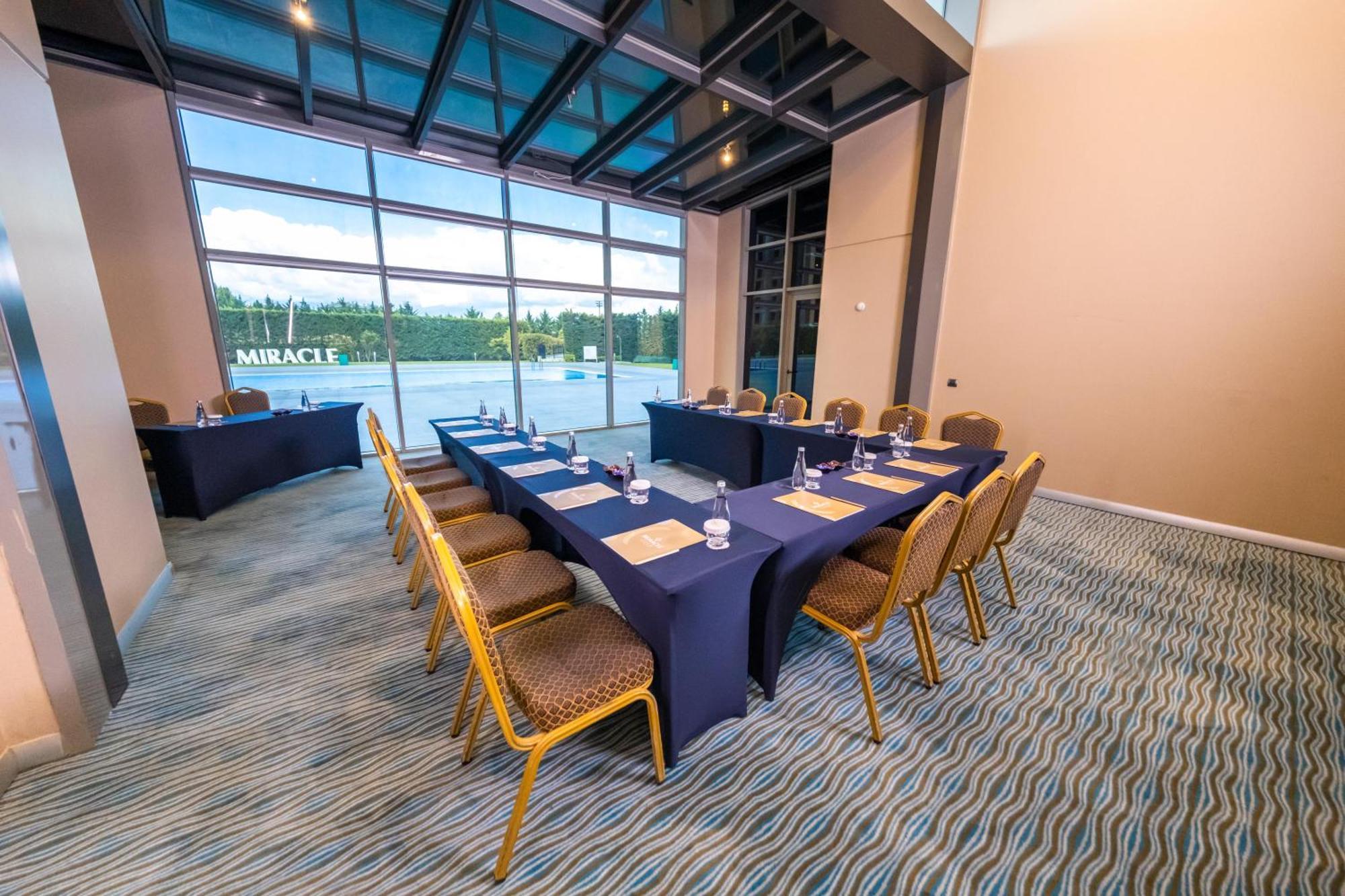 Miracle Istanbul Asia Airport Hotel & Spa Exterior photo Meeting room