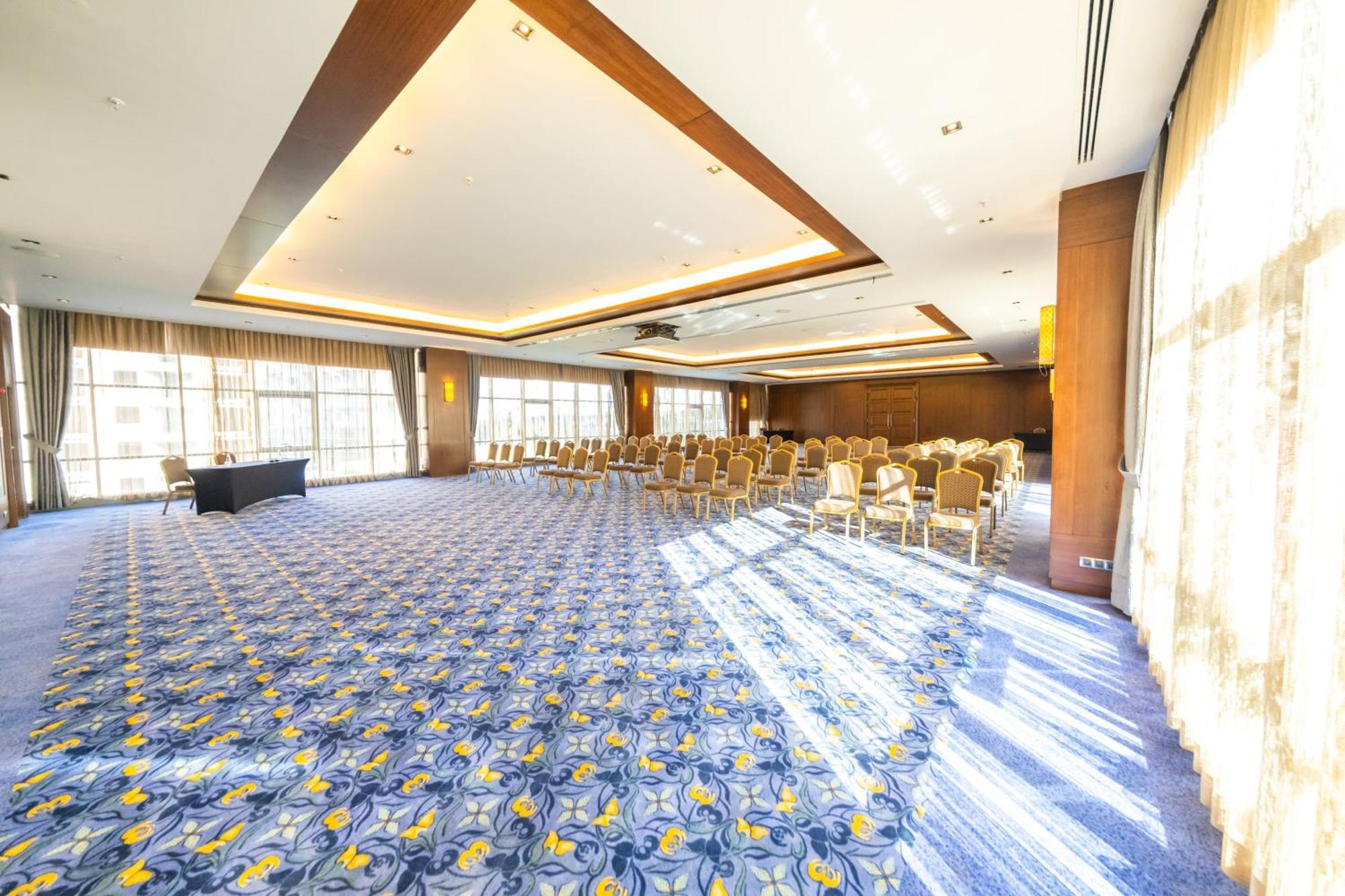 Miracle Istanbul Asia Airport Hotel & Spa Exterior photo The interior of the hotel