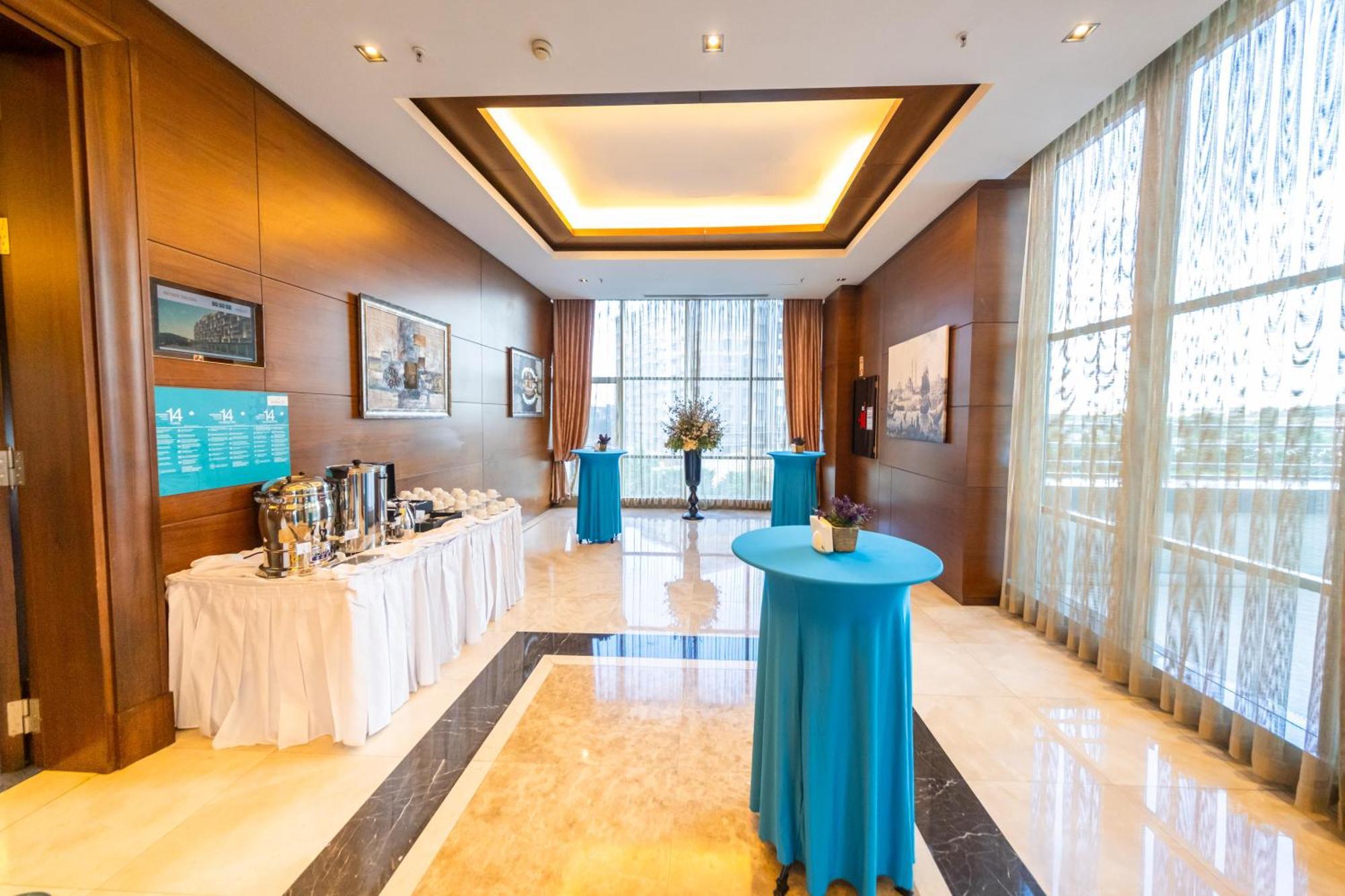 Miracle Istanbul Asia Airport Hotel & Spa Exterior photo The lobby of the hotel