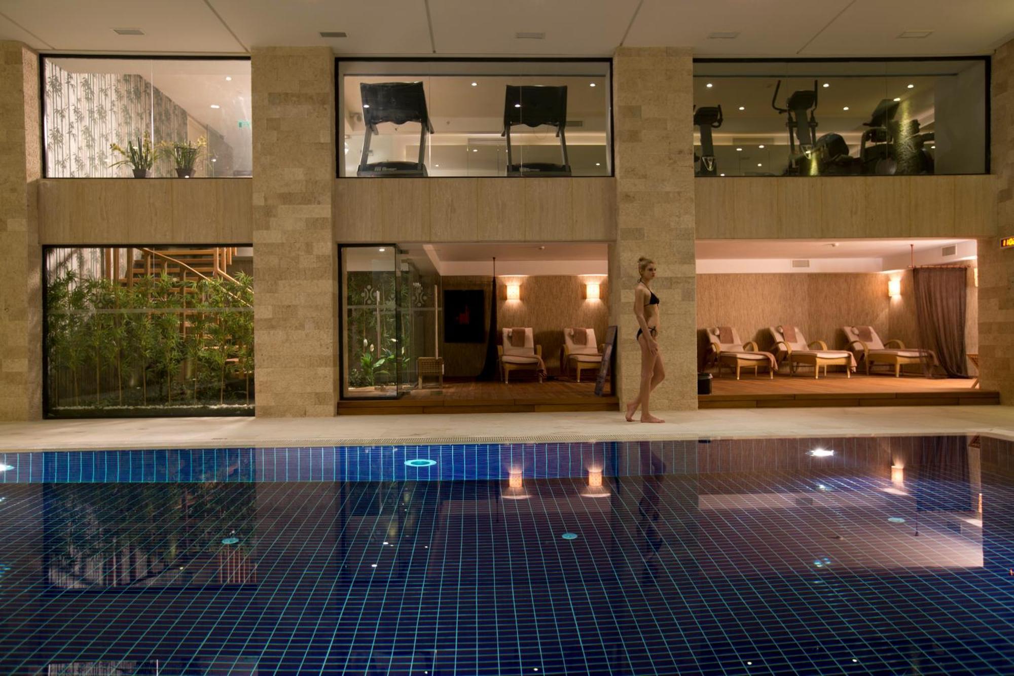 Miracle Istanbul Asia Airport Hotel & Spa Exterior photo The pool at the Mandarin Oriental, Bangkok