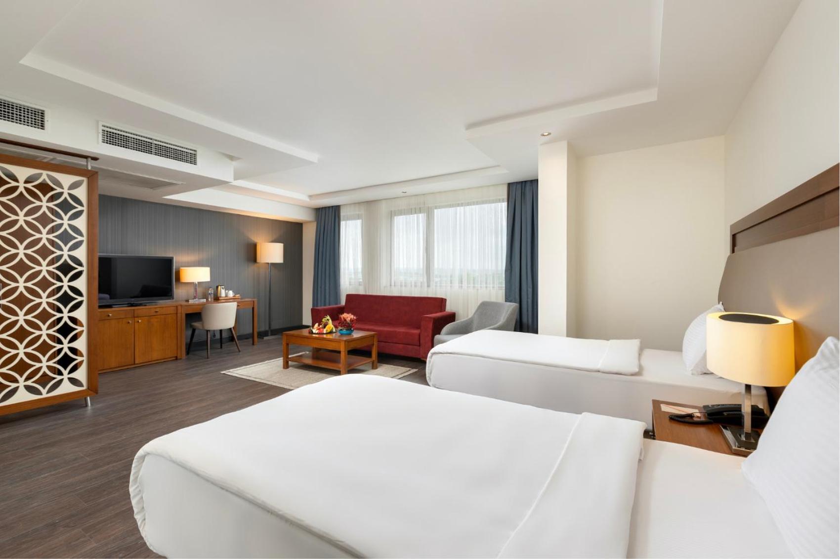 Miracle Istanbul Asia Airport Hotel & Spa Exterior photo Suite