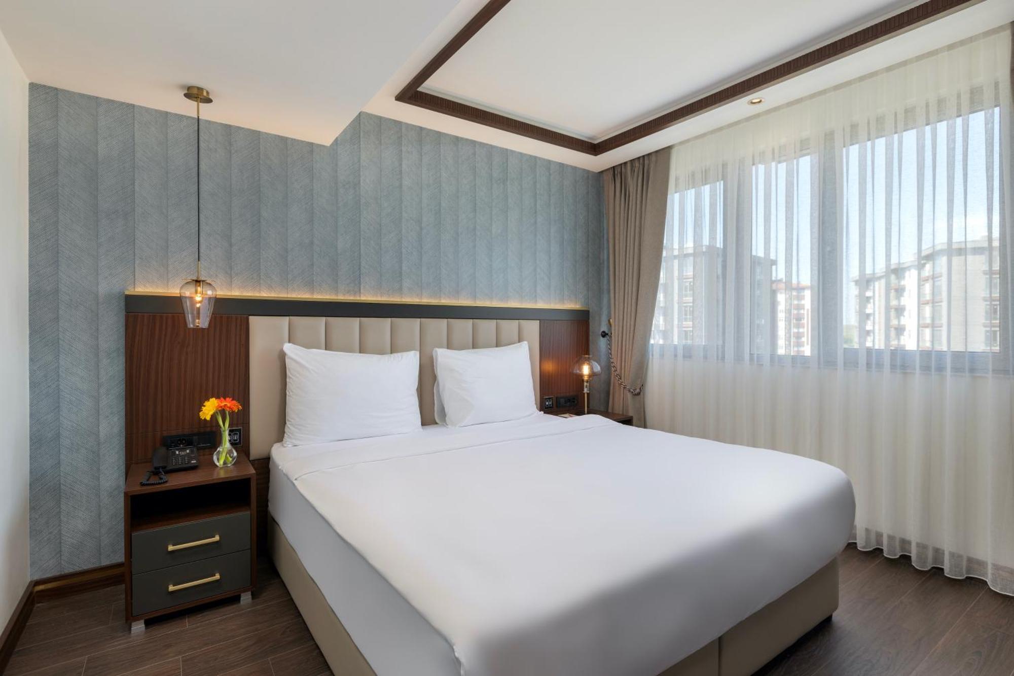 Miracle Istanbul Asia Airport Hotel & Spa Exterior photo A bedroom at the hotel